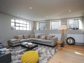 Manhattan style apartment in Fulham
